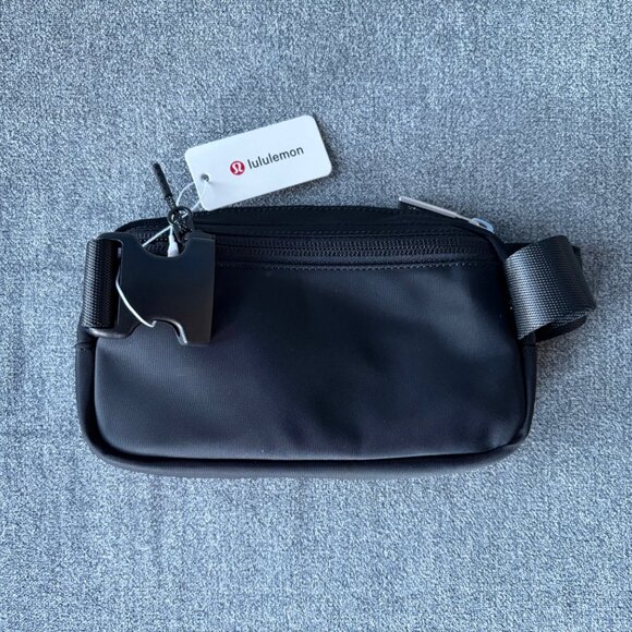 Lululemon Rose Bowl Everywhere Belt Bag 1L NWT - Picture 2 of 2